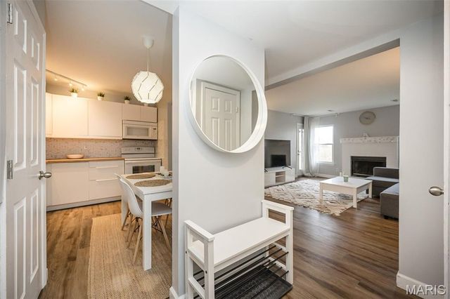 2303 Kratky Road B, St Louis, MO 63114