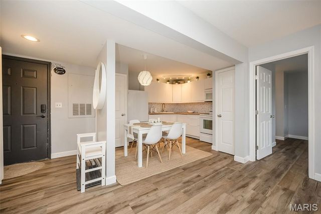 2303 Kratky Road B, St Louis, MO 63114