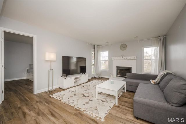 2303 Kratky Road B, St Louis, MO 63114