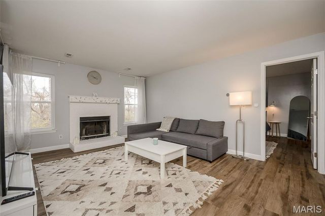 2303 Kratky Road B, St Louis, MO 63114