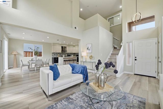 32501 Carmel Way, Union City, CA 94587
