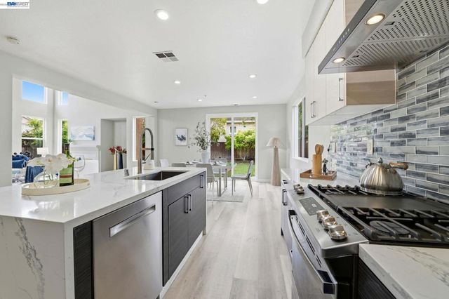 32501 Carmel Way, Union City, CA 94587