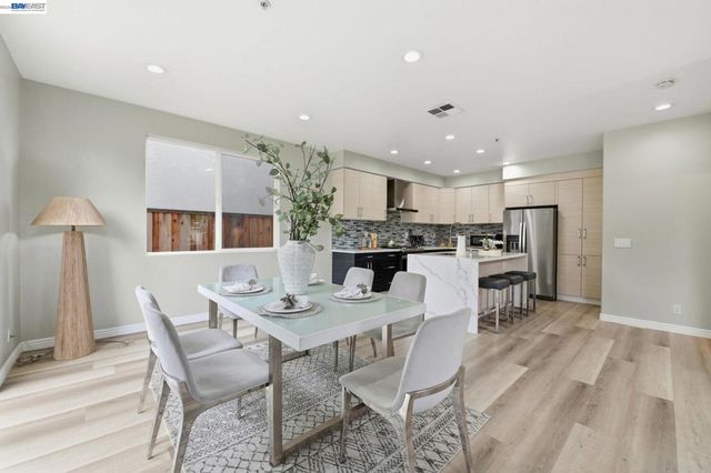 32501 Carmel Way, Union City, CA 94587