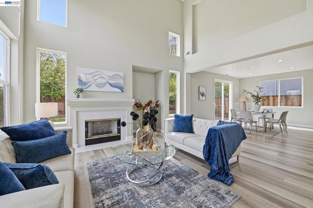 32501 Carmel Way, Union City, CA 94587