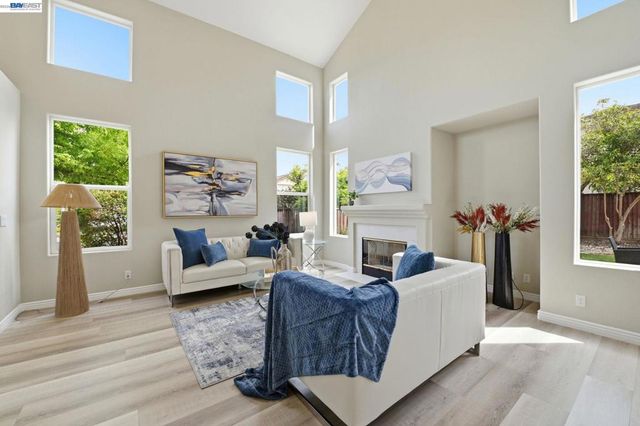 32501 Carmel Way, Union City, CA 94587