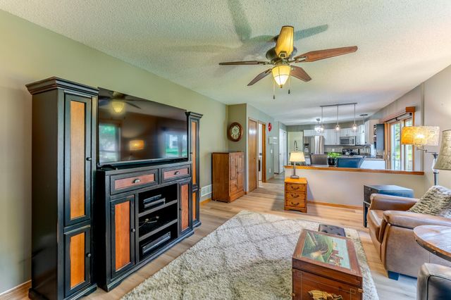 3096 Copper Oaks Draw, Woodbury, MN 55125