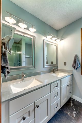 3096 Copper Oaks Draw, Woodbury, MN 55125