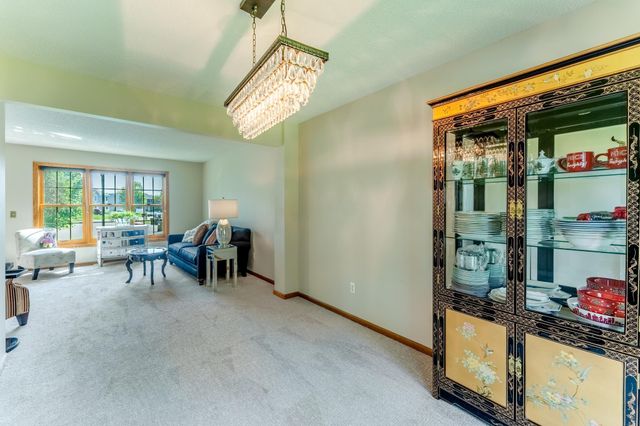 3096 Copper Oaks Draw, Woodbury, MN 55125