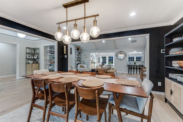 6824 Winterwood Lane, Dallas, TX 75248