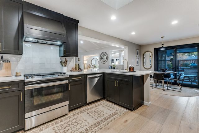 6824 Winterwood Lane, Dallas, TX 75248