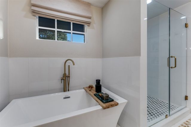 6824 Winterwood Lane, Dallas, TX 75248