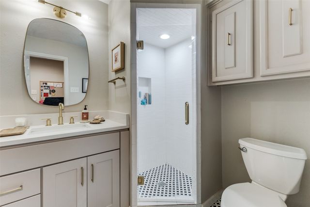 6824 Winterwood Lane, Dallas, TX 75248