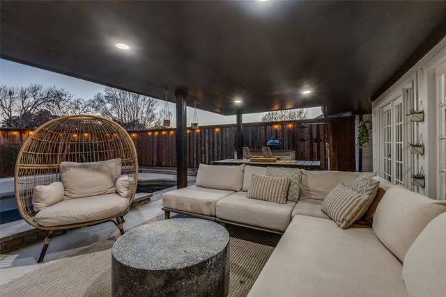 6824 Winterwood Lane, Dallas, TX 75248