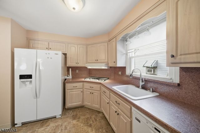 52 Broadway, Clark Twp., NJ 07066