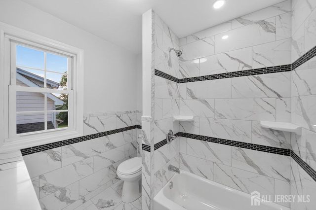 184 Green Street, Woodbridge Proper, NJ 07095