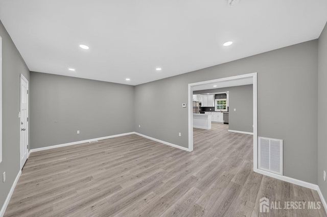 184 Green Street, Woodbridge Proper, NJ 07095