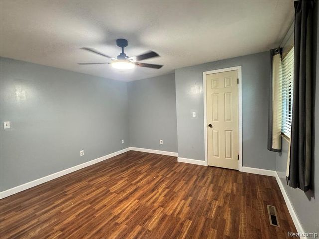 13305 Crane Ridge Drive, Fenton, MI 48430