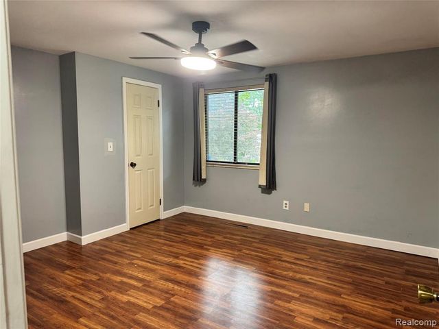 13305 Crane Ridge Drive, Fenton, MI 48430