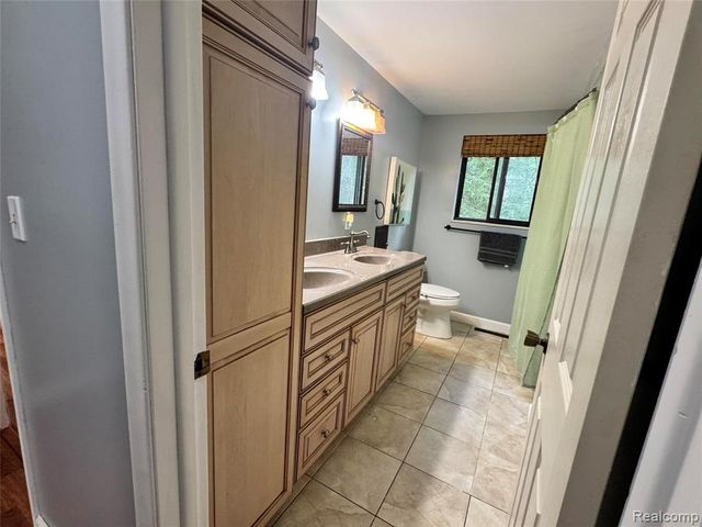 13305 Crane Ridge Drive, Fenton, MI 48430