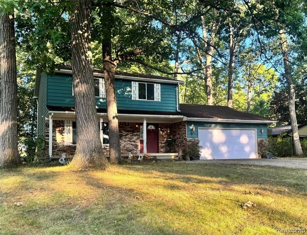 13305 Crane Ridge Drive, Fenton, MI 48430