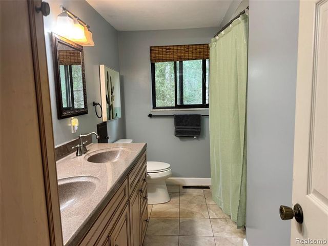 13305 Crane Ridge Drive, Fenton, MI 48430