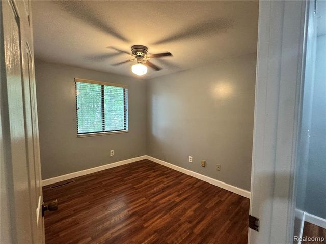13305 Crane Ridge Drive, Fenton, MI 48430