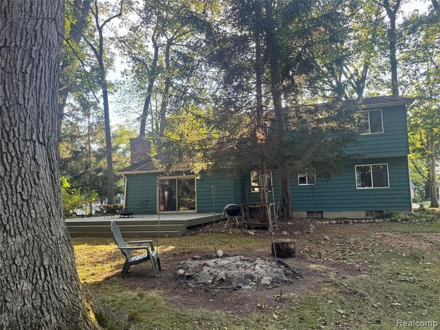13305 Crane Ridge Drive, Fenton, MI 48430