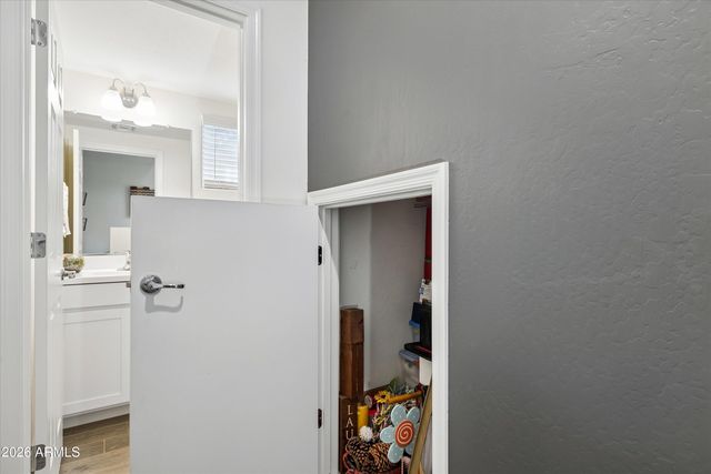 8520 E OSAGE Avenue, Mesa, AZ 85212