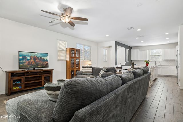 8520 E OSAGE Avenue, Mesa, AZ 85212
