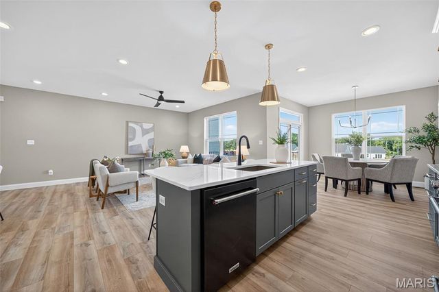 41 Pheasant Ring Drive, St Peters, MO 63376