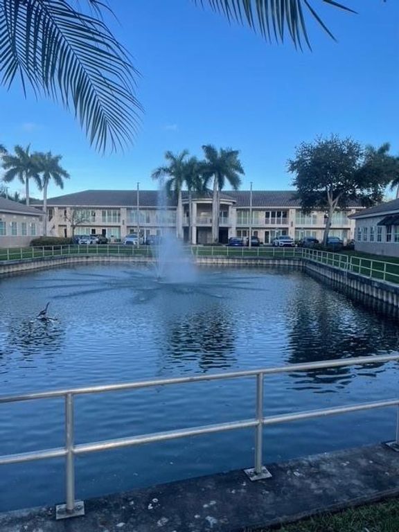 5220 University Drive 109c, Davie, FL 33328