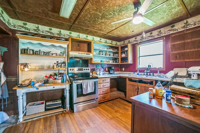 1009 An County Road 477, Palestine, TX 75803