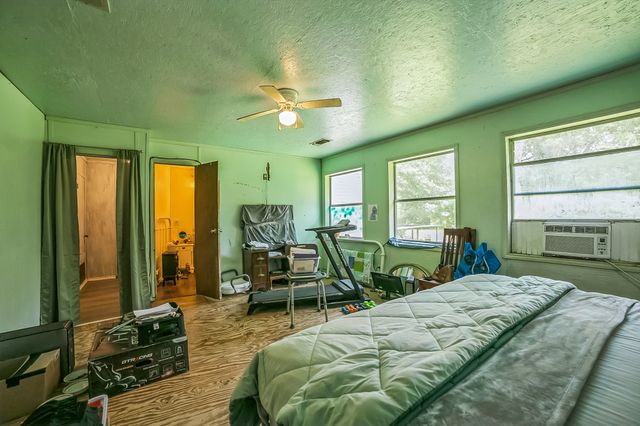 1009 An County Road 477, Palestine, TX 75803
