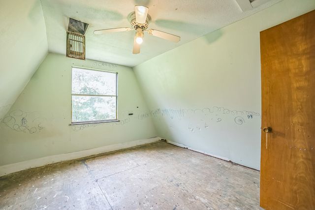 1009 An County Road 477, Palestine, TX 75803