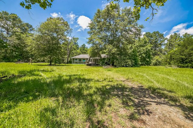 1009 An County Road 477, Palestine, TX 75803
