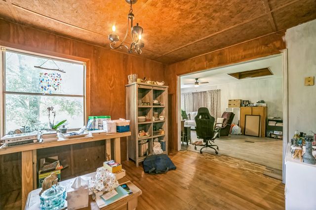 1009 An County Road 477, Palestine, TX 75803