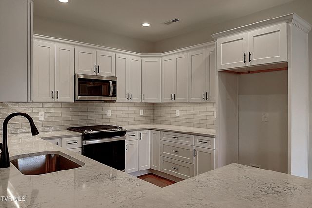 144 Ervin Loop, Erwin, TN 37650