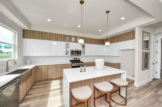2016 Blodgett Street, Houston, TX 77004