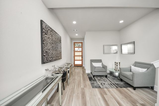 2016 Blodgett Street, Houston, TX 77004