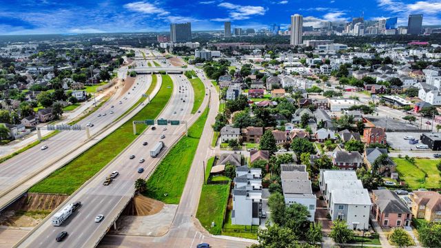 2016 Blodgett Street, Houston, TX 77004