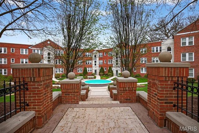 7745 Kingsbury Boulevard 22, St Louis, MO 63105