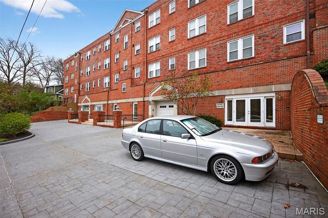 7745 Kingsbury Boulevard 22, St Louis, MO 63105