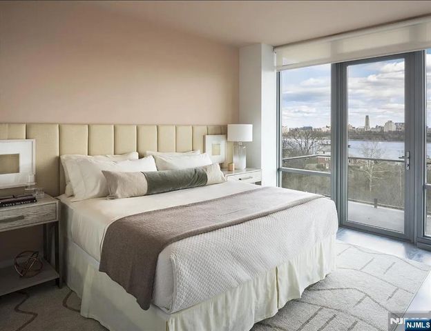 320 Adolphus Avenue 221, Cliffside Park, NJ 07010