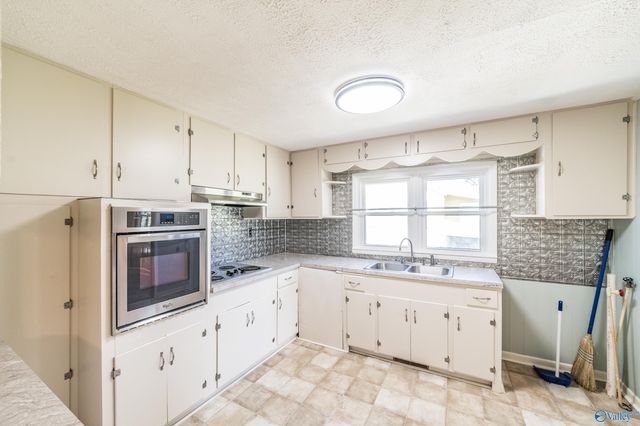 172 T E Mckinney Circle, Owens Cross Roads, AL 35763