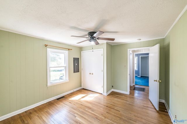 172 T E Mckinney Circle, Owens Cross Roads, AL 35763