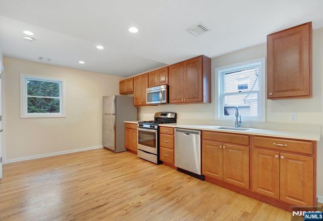 125 Lenox Avenue 2, Ridgewood, NJ 07450
