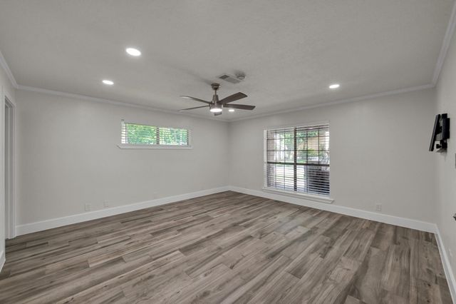 117 Broken Bough Lane, Conroe, TX 77304