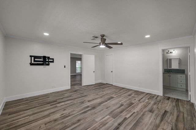117 Broken Bough Lane, Conroe, TX 77304