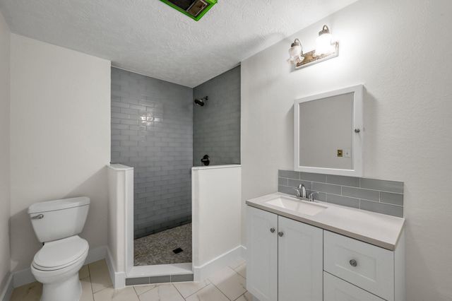 117 Broken Bough Lane, Conroe, TX 77304