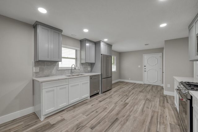 117 Broken Bough Lane, Conroe, TX 77304